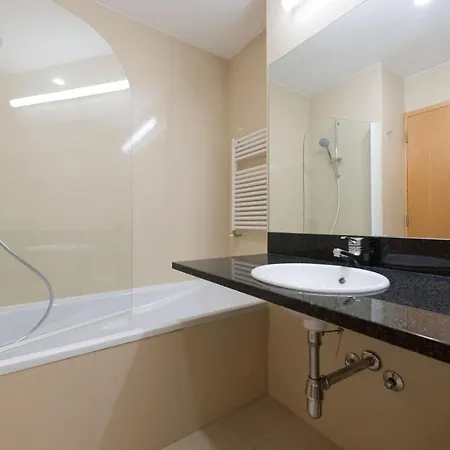 Lovelystay - Oporto Beach With 2 Free Parking Spots 公寓