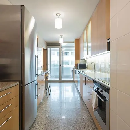 Lovelystay - Oporto Beach With 2 Free Parking Spots Apartment *
