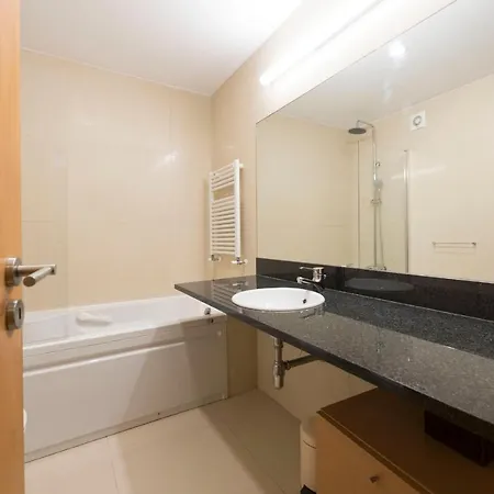Lovelystay - Oporto Beach With 2 Free Parking Spots 公寓 马托西纽什