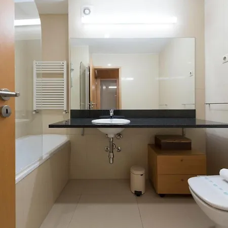 Lovelystay - Oporto Beach With 2 Free Parking Spots * 马托西纽什